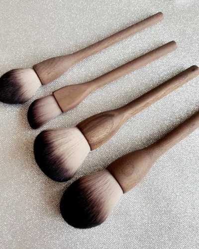 1Pc Solid Wood Walnut Large Retro Loose Powder Brush Honey Powder Brush Powder Brush Highlight Brush Blush Brush Repair Brush